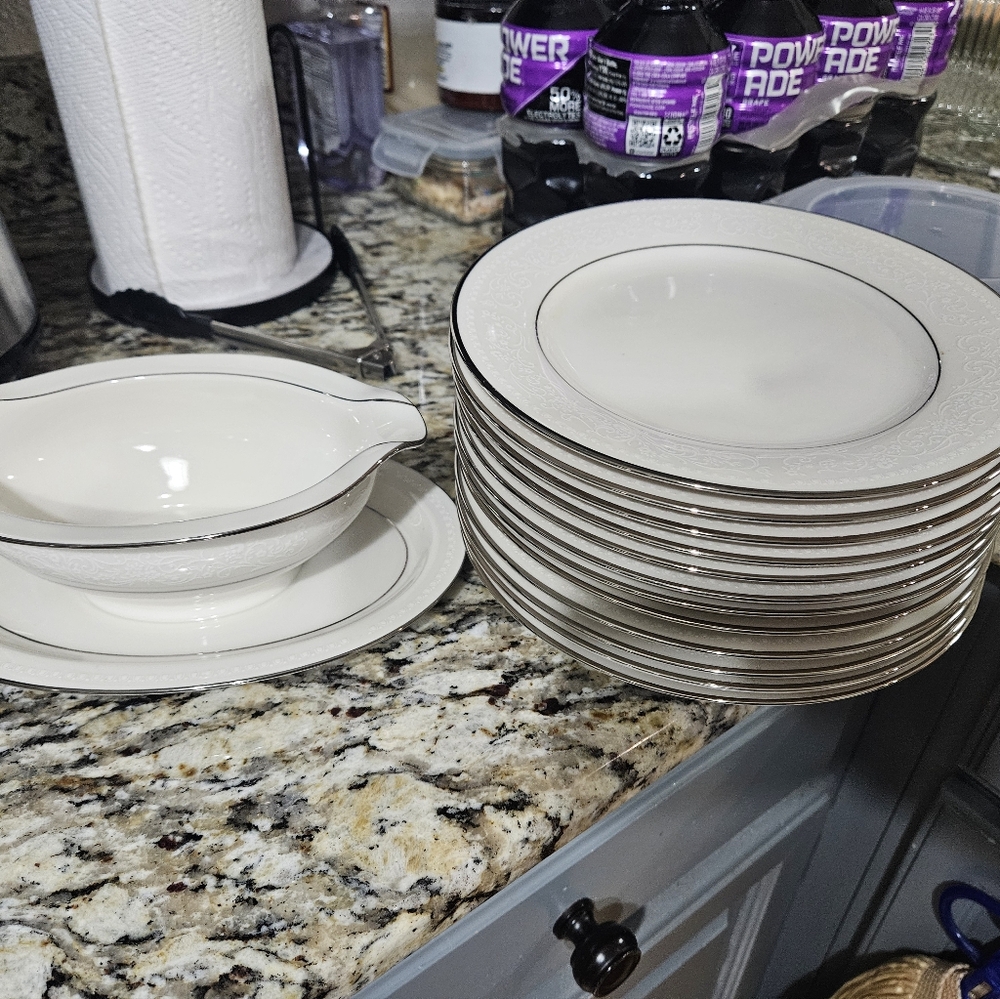 Noritake dinnerware - Picture 9 of 9